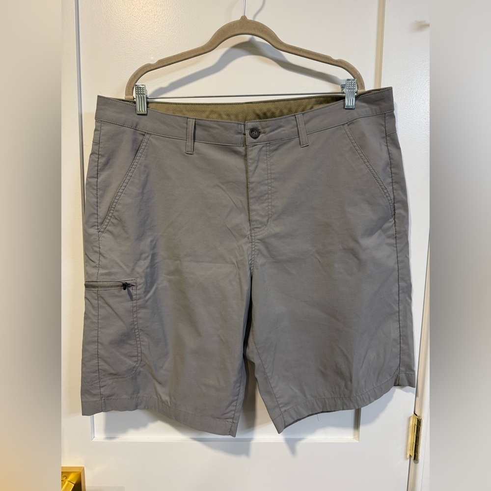 Eddie Bauer Men’s Gray Cargo Hiking Shorts - Size 40